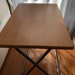 折りたたみ式　テーブル机の画像
