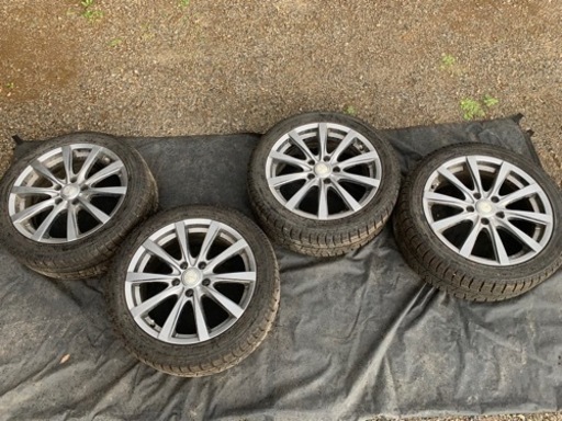 スタッドレスタイヤ　225 45 r17  アルミホイール付き