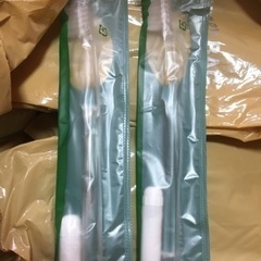 使い捨てブラシなど　大量　ホテルアメニティ 無料の画像