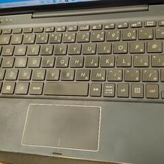 【再掲】タブレットにもなる2in1ノートパソコン　ASUS transbook T300Chiの画像