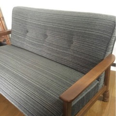 2人掛けソファ　　幅128cm 黒系生地(再投稿)の画像