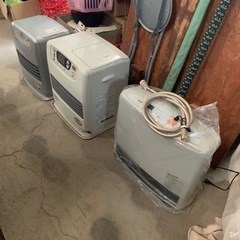 暖房機器　色々ございます。