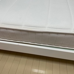 無料！ベッドシングルと、とても柔らかいマットレス！の画像