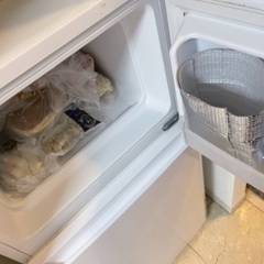 Haier 106L 一人暮らし用冷蔵庫の画像