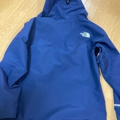ノースフェイスの登山用の上着の画像