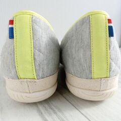 ELLE SPORT エルスポーツ レディース 超軽量 高クッション性 異素材コンビフラットスリッポン イエロー×コンビ 23.0cmの画像