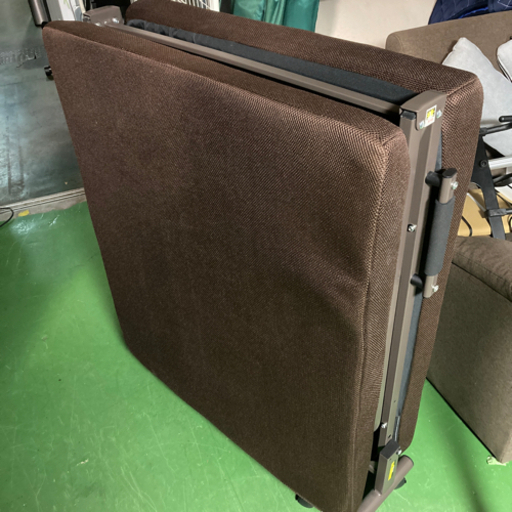 ● シングルベッド、折りたたみ式