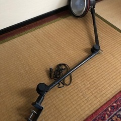 デスクライトしっかりしてます