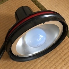 デスクライトしっかりしてますの画像