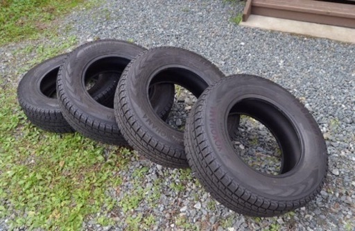 ヨコハマ　アイスガードG075　225/70R16　４本　2018年製　8～9mm溝あり　スタッドレスタイヤ　YOKOHAMA iceguard