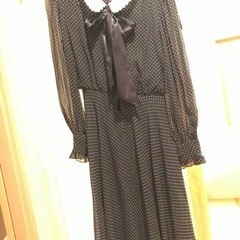 コート（新品）とワンピースの画像