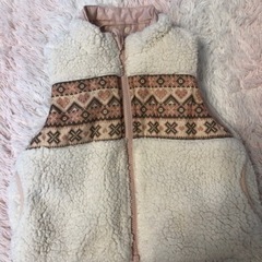 リバーシブルダウンベスト　70〜80センチ　フードつきの画像