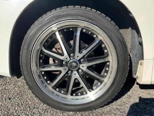 スタッドレスタイヤ付き18インチアルミホイル