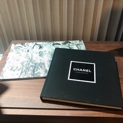 【おまけ付き！】シャネルとティファニー のカタログ8冊セットの画像