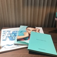 【おまけ付き！】シャネルとティファニー のカタログ8冊セットの画像