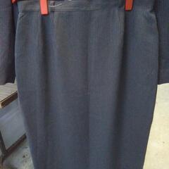 レディーススーツの画像