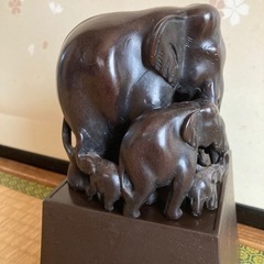 象の置物の画像