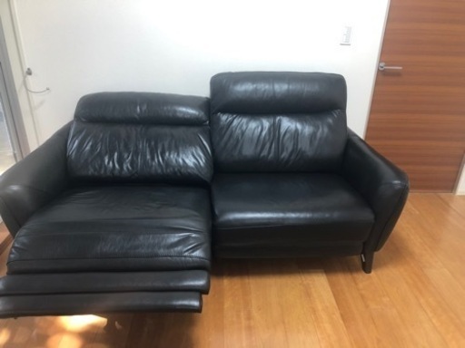 新古品　3人掛け電動リクライニングソファー