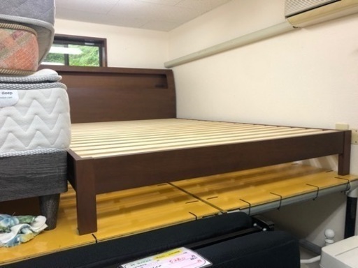 【リサイクルサービス八光　田上店　配達・設置OK】ダークブラウン　2口コンセント付ダブルベッド
