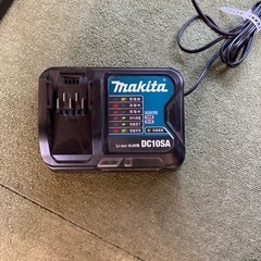 マキタ 充電器 入力電圧 10.8V DC10SA、