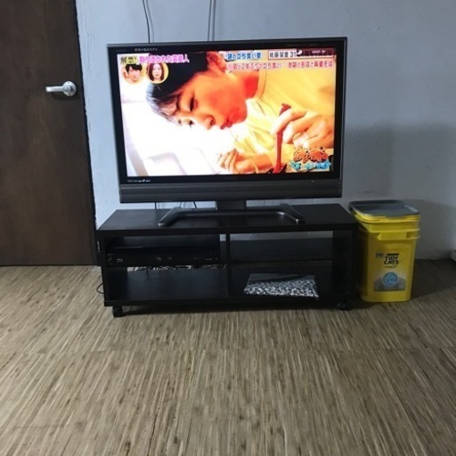 シャープAQUOSテレビ　37インチ