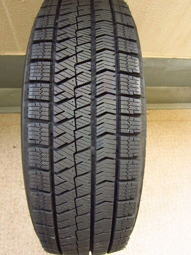 (交渉中)スタッドレスタイヤ 175/65R14 　４本