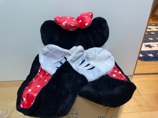 ミニーちゃんの帽子手袋付き　新品
