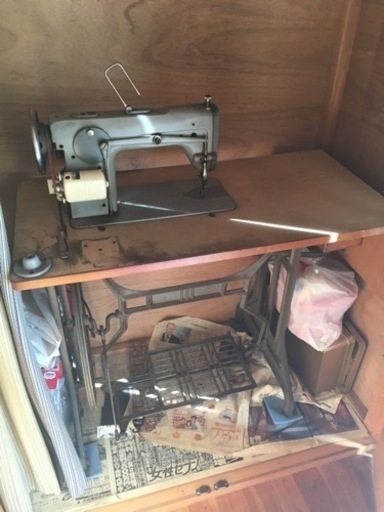 工業用足踏みミシン