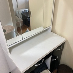 「タダ」三面鏡ドレッサー