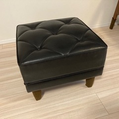 ソファ&オットマン(カリモク60 Kチェア)の画像