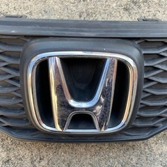 HONDA FIT 中古グリルＨマーク付きの画像