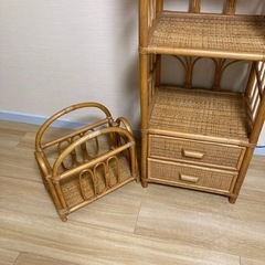 【取引中】セット売　籐家具とマガジンラックの画像