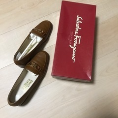 値下げ　フェラガモ　茶　23cm