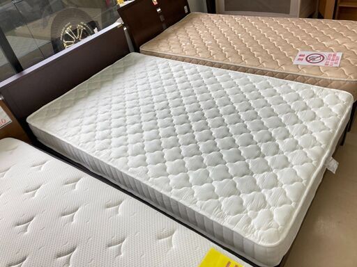 人気のセミダブルベッド　マットレス新品です