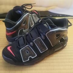 NIKE エアモア アップテンポ