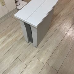 ニトリ　ペダル付きゴミ箱の画像
