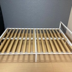 IKEA ダブルベッド（すのこ付き）GRIMSBU グリムスブ ベッドフレームの画像