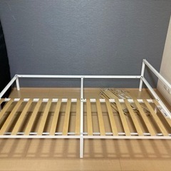 IKEA ダブルベッド（すのこ付き）GRIMSBU グリムスブ ベッドフレームの画像
