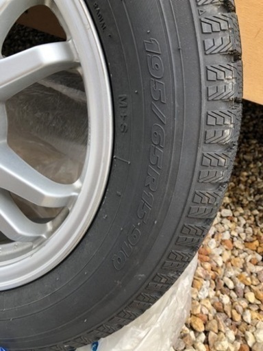 スタッドレスタイヤ15inch
