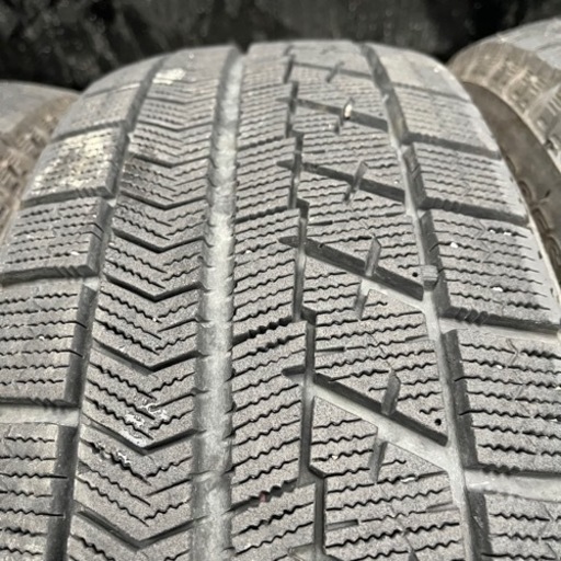 極上タイヤ　BRIDGESTONE VRX 195/65R15 スタッドレス  タイヤ　2015年製
