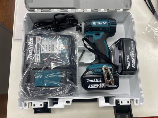 マキタ　インパクトドライバー　TD149DRFX 程度A 充電池✖️2 充電器✖️1