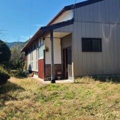 自然豊かな土地でDIYしながら部屋を改装できる