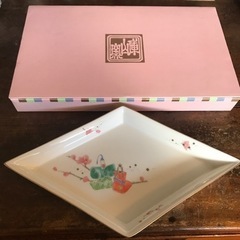 【売り切れました】ひなまつり皿　庫山窯　金縁　ひし形　大皿　盛皿...