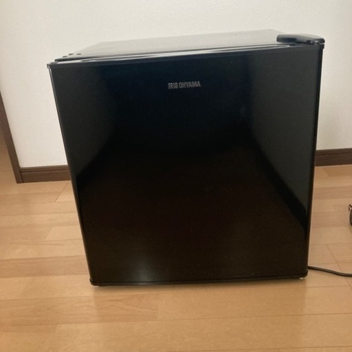アイリスオーヤマミニ冷蔵庫美品❗️取り引き中(^-^;