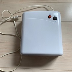 ネイルUVライト