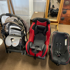 チャイルドシート❗️ベビーカー❗️combi✨mom'scarr...