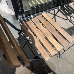 IKEAガーデンテーブルセットの画像