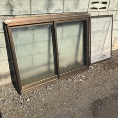 二重サッシ　あげます。