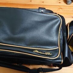 mizunoのバッグとシューズケースの画像
