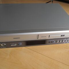 VHSビデオデッキ